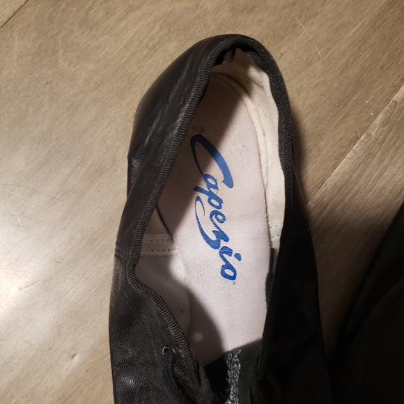 Capezio Dance Shoe - leather split sole jazz shoes - size 7.5 M - Picture 3 of 4
